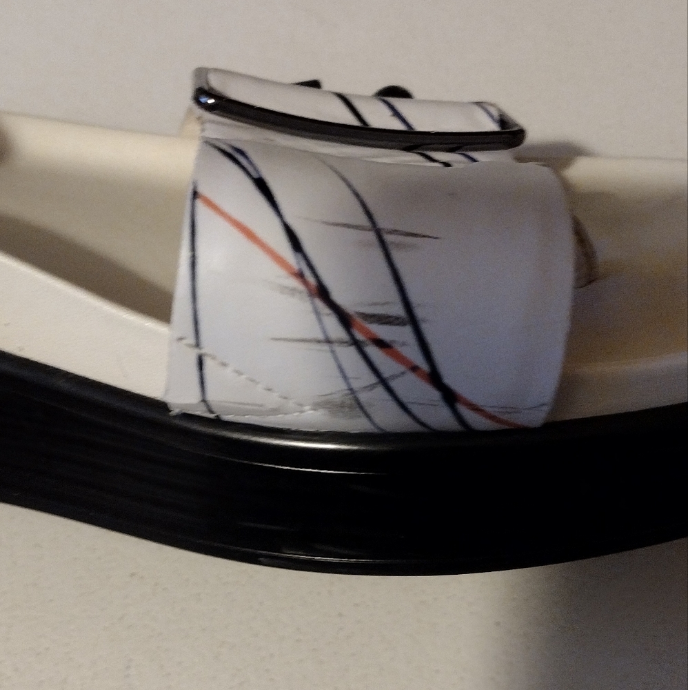 Donald Pliner - Picture 3 of 6